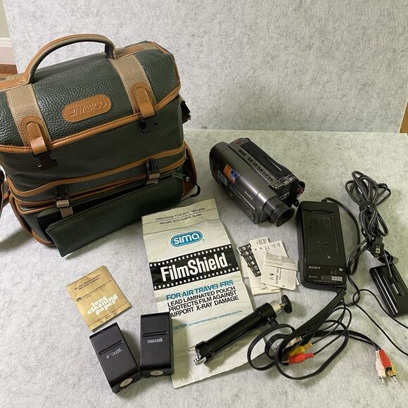 Sony Video Camera Recorder Handycam CCD-TRV12 Handheld Camcorder For Parts - Picture 1 of 16